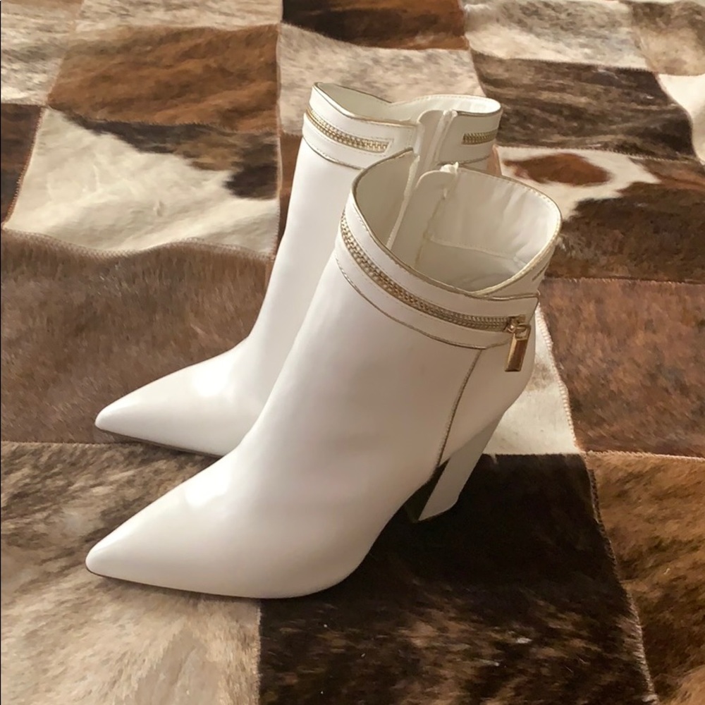 Mini boots